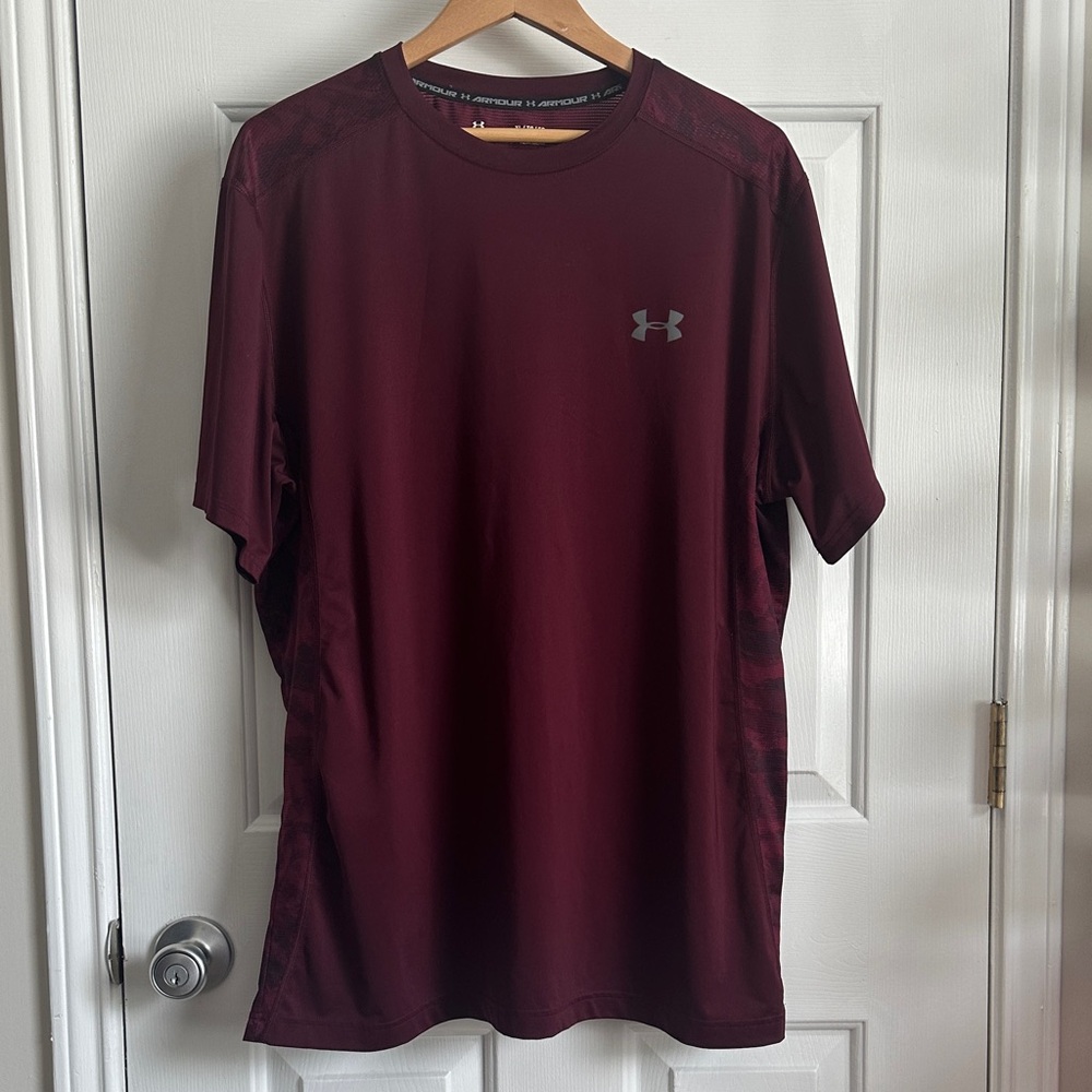 Under Armour Men's Burgundy Short Sleeve Tee